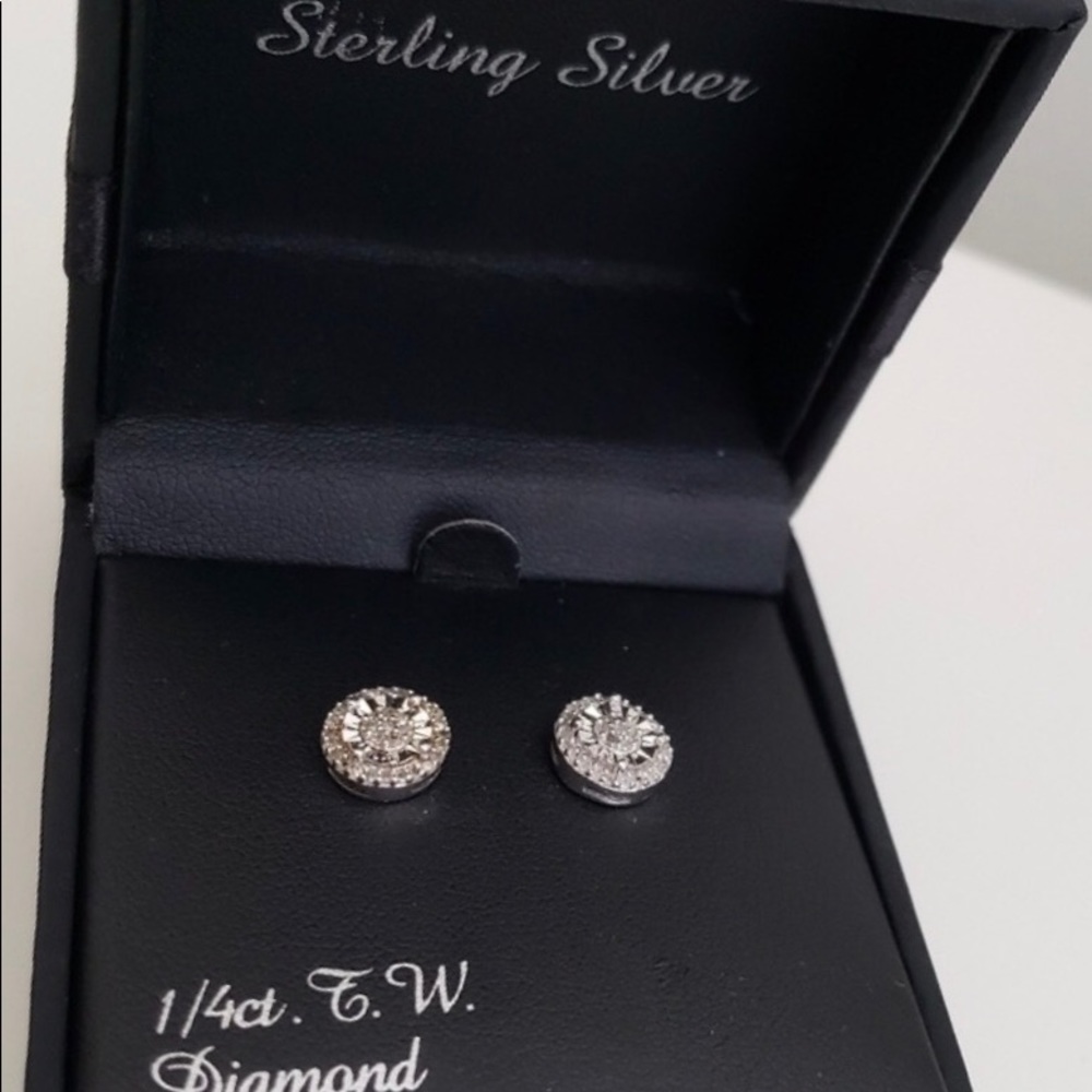 Round Cut Diamond Earrings